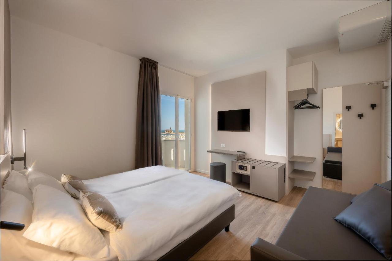 Hotel Delfino カオルレ エクステリア 写真