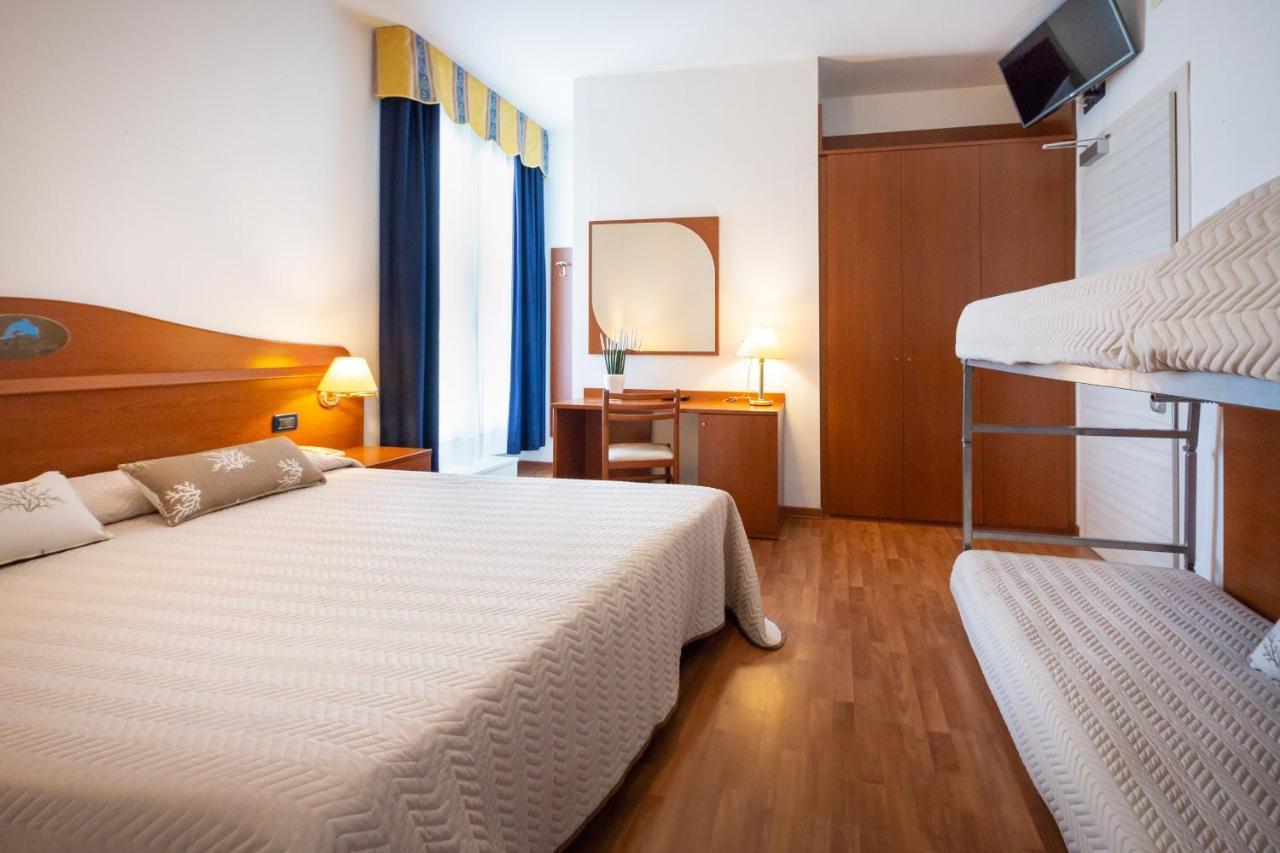Hotel Delfino カオルレ エクステリア 写真