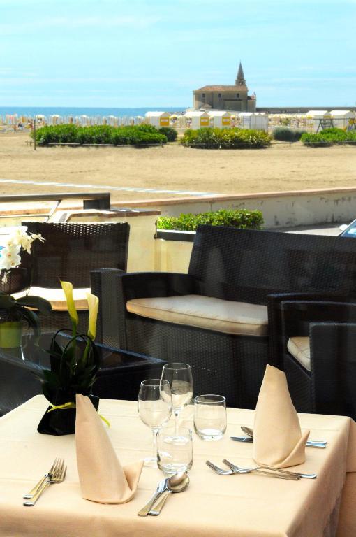 Hotel Delfino カオルレ エクステリア 写真