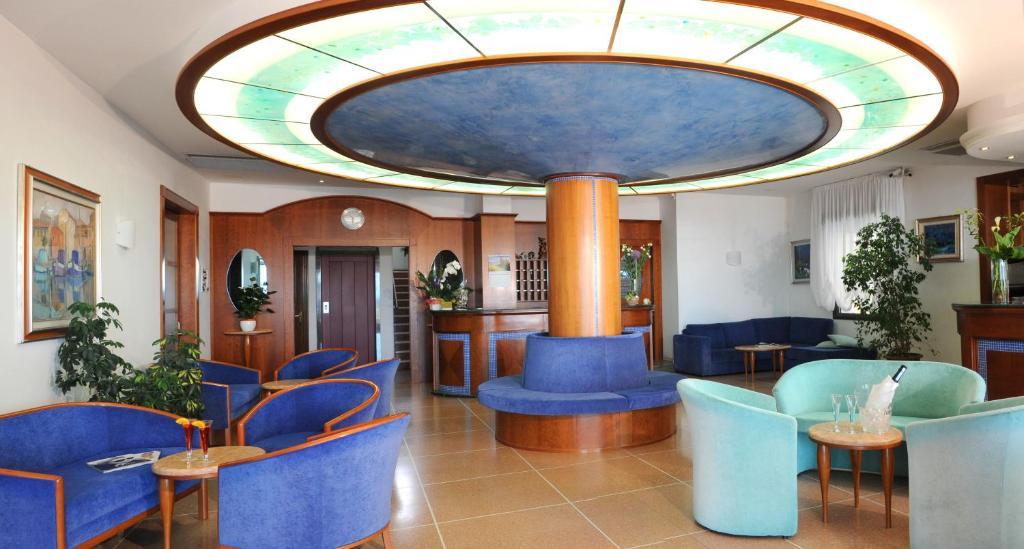 Hotel Delfino カオルレ エクステリア 写真
